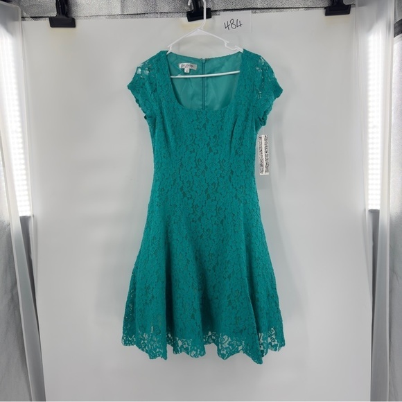 Kay Unger green lace fit flare dress size 4 peacock style L112088